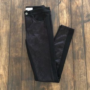 Cache skinny pants/leggings with faux lace detail